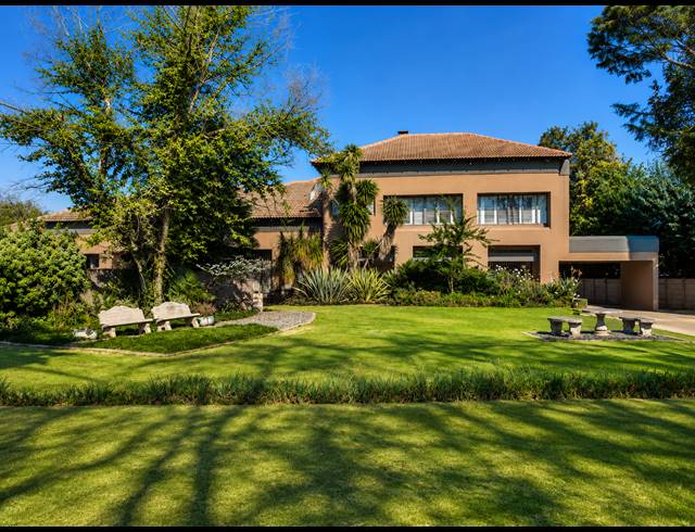 5 BEDROOM HOUSE FOR SALE IN THREE RIVERS